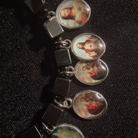 Christian Catholic Silver Charm Bracelet with Colorful Portraits Of Saints. - Picture 2 of 10